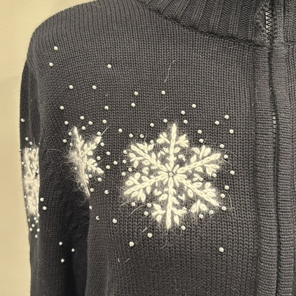 Quacker Factory Black Zip Front Cardigan with White Snowflakes NWT - Picture 2 of 9